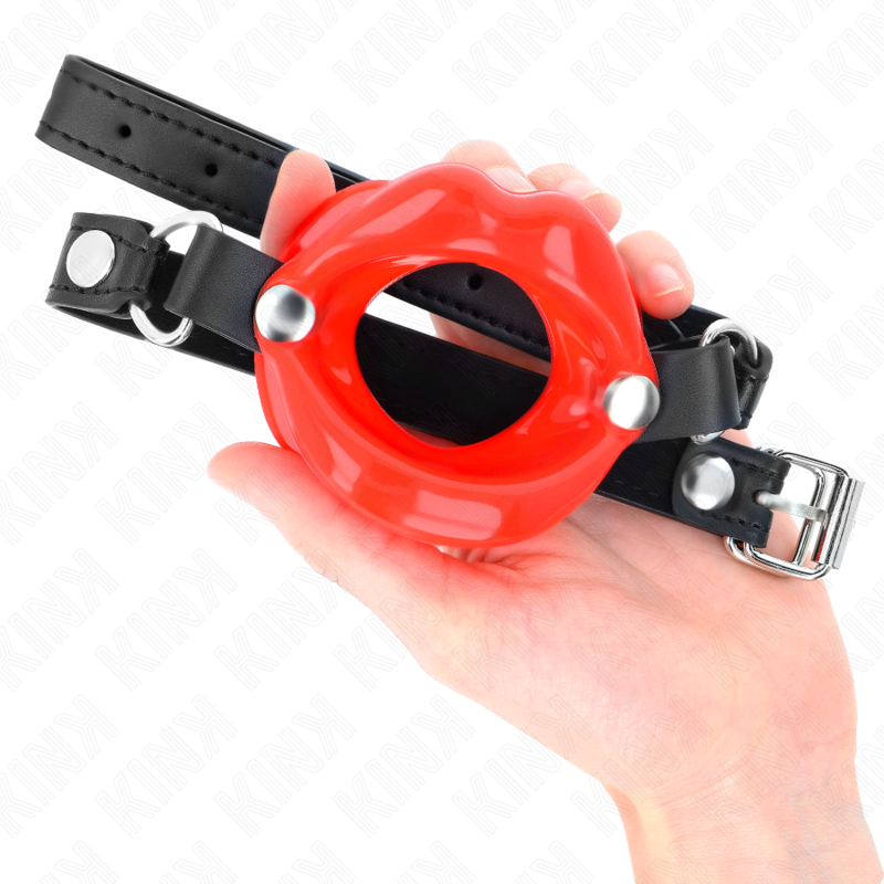 KINK - MORDAÇA LIP 8 CM COM ALÇA DE COURO VERMELHA 63 X 2 CM AJUSTÁVEL 39-58 CM